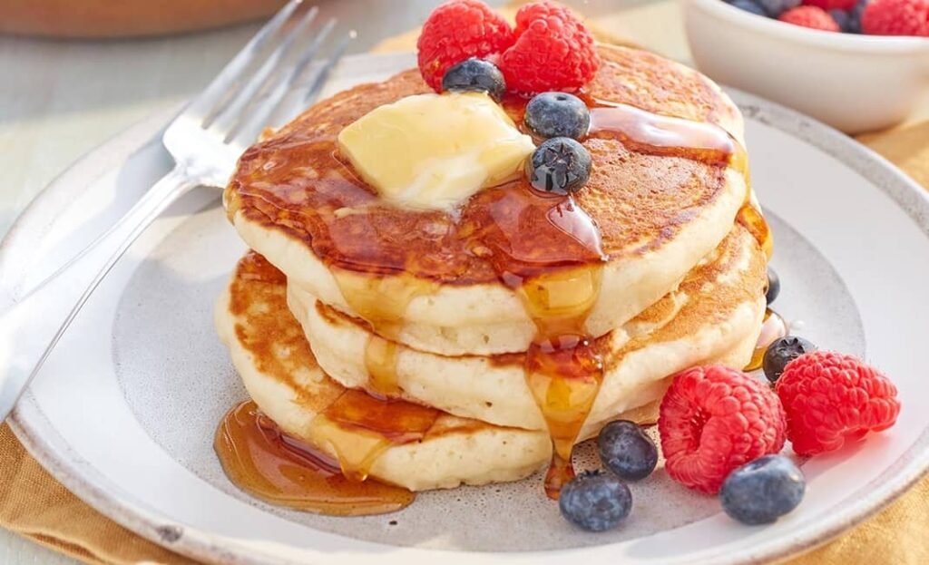 Easy Pancake Recipe - Fluffy Homemade Pancakes in Minutes 2 Easy Pancake Recipe (2)